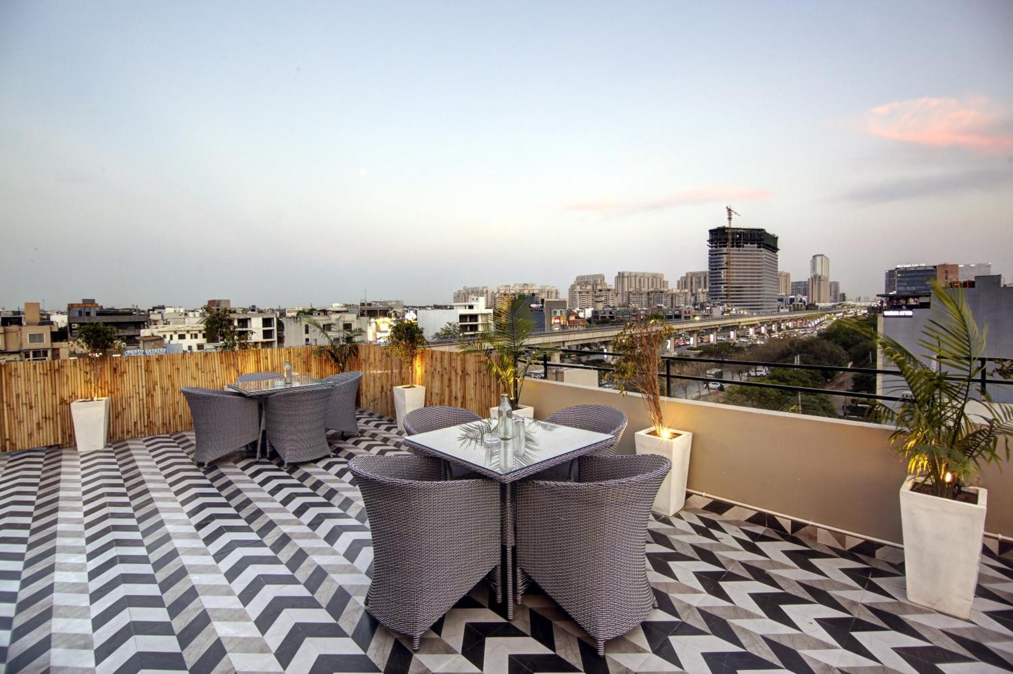 Saltstayz Select - Golf Course Road Gurgaon Exterior photo